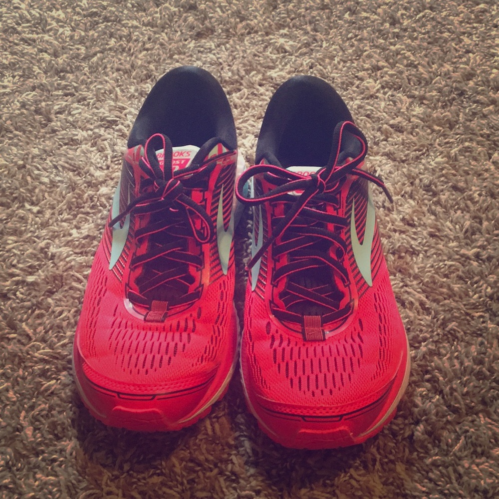 Brooks Ghost 10 running shoes